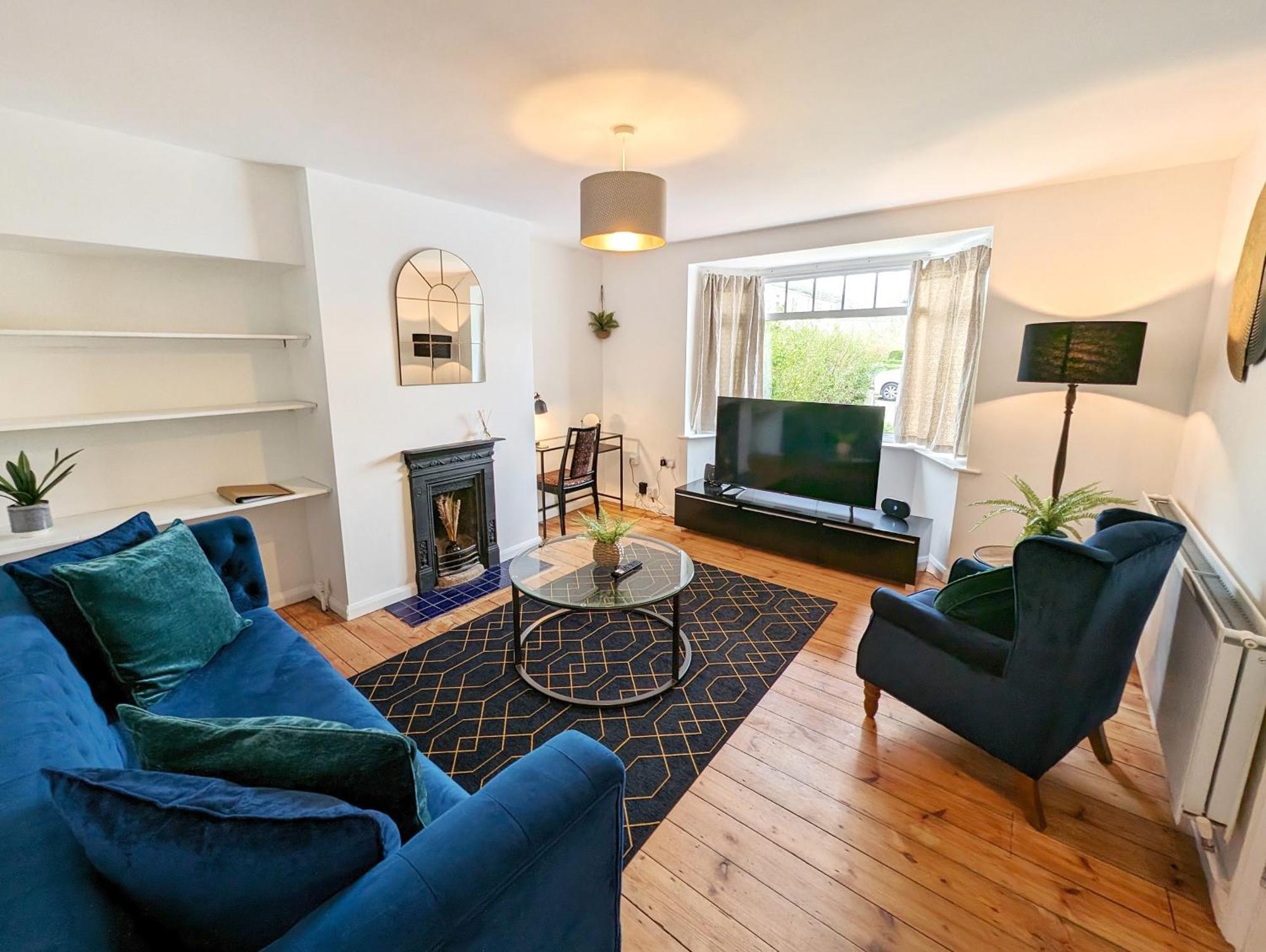 Central Cambridge, Charming 3-Bed House With Free Parking! ภายนอก รูปภาพ